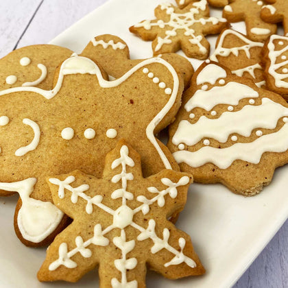 Galletas de navidad canela jengibre con azúcar y harina de trigo
